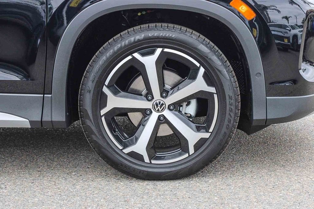 New 2026 Black Volkswagen 2.0T SE image 11