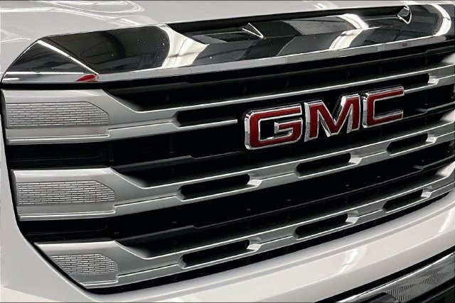 Used 2023 Summit White GMC SLE image 32