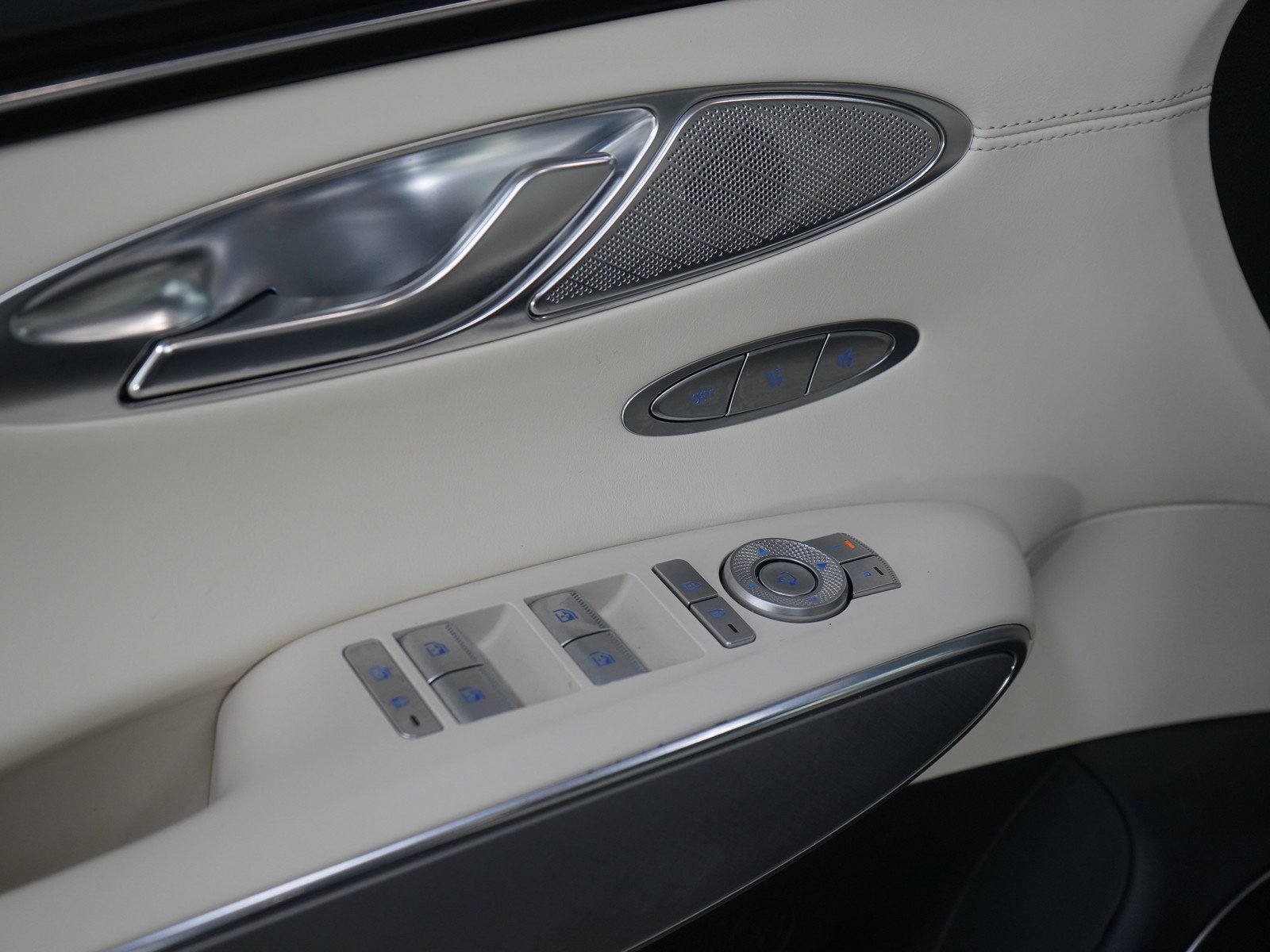 Used 2023 Vik Black Genesis Advanced AWD image 23