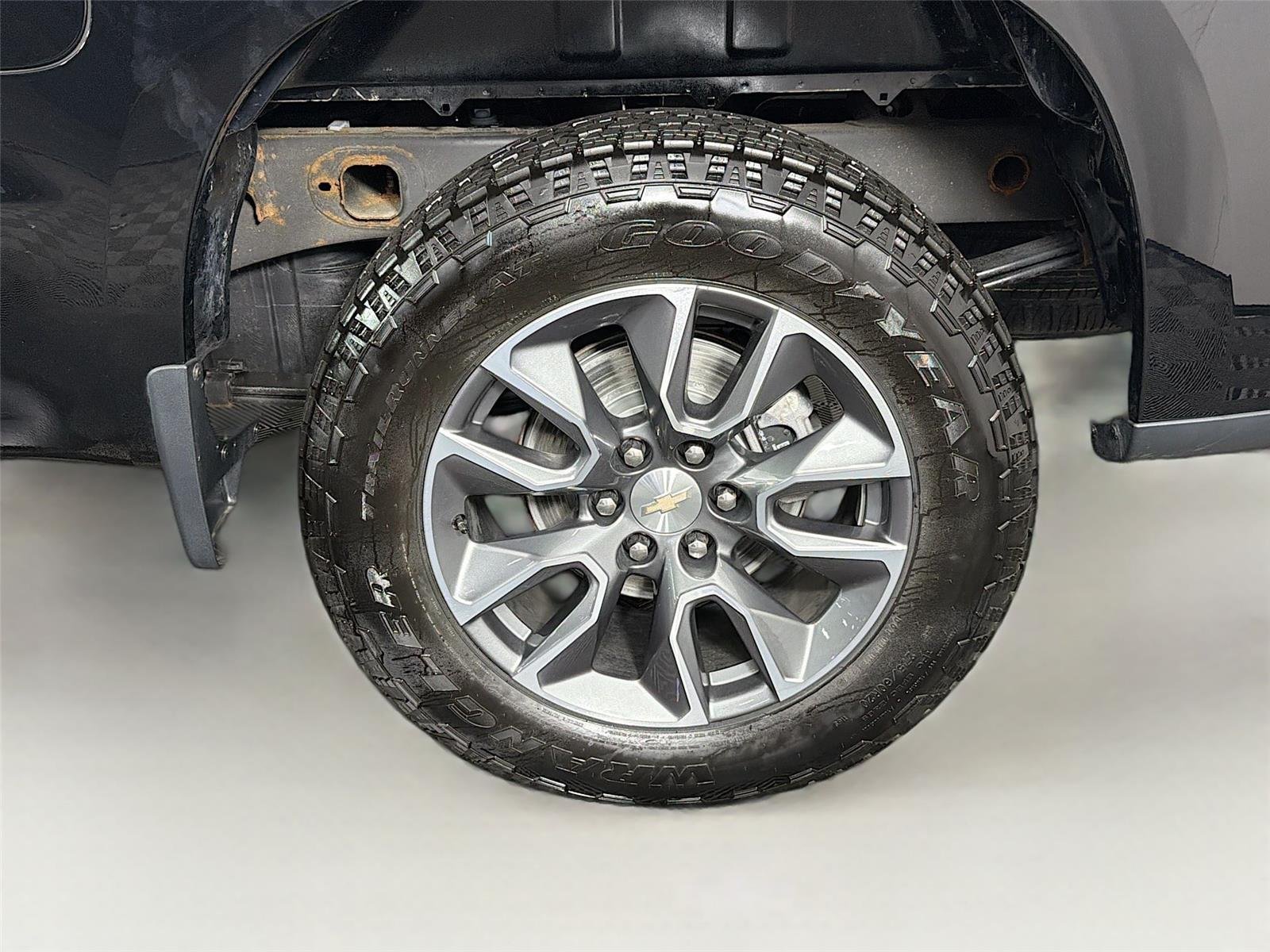 Used 2024 Black Chevrolet LT (2FL) image 36
