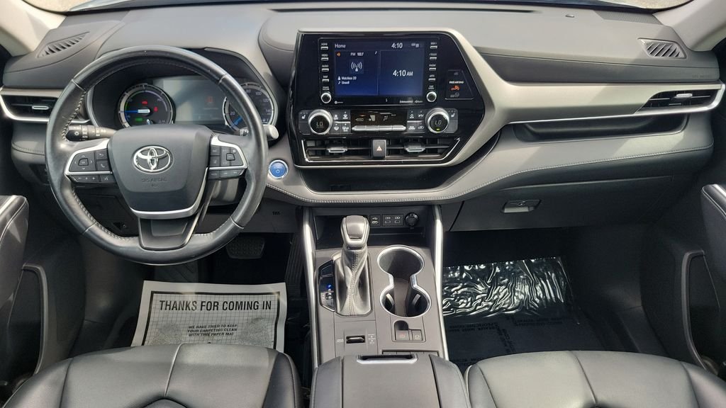 Certified Used 2022 Silver Toyota XLE image 11