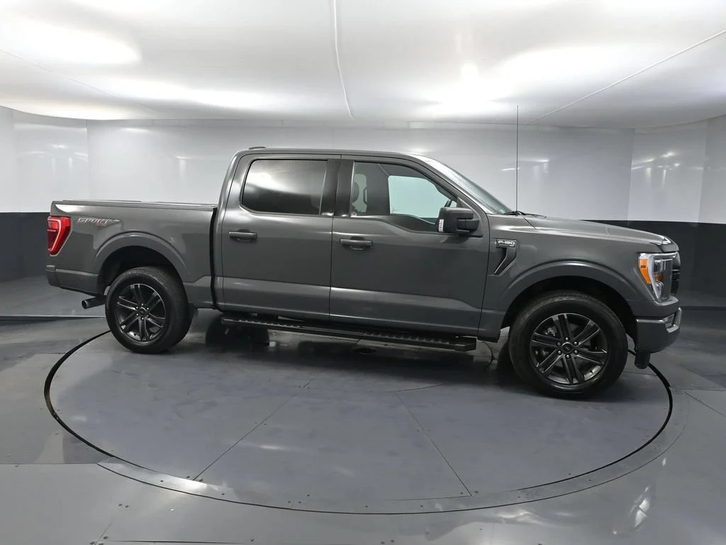 Used 2021 Gray Ford XLT image 2