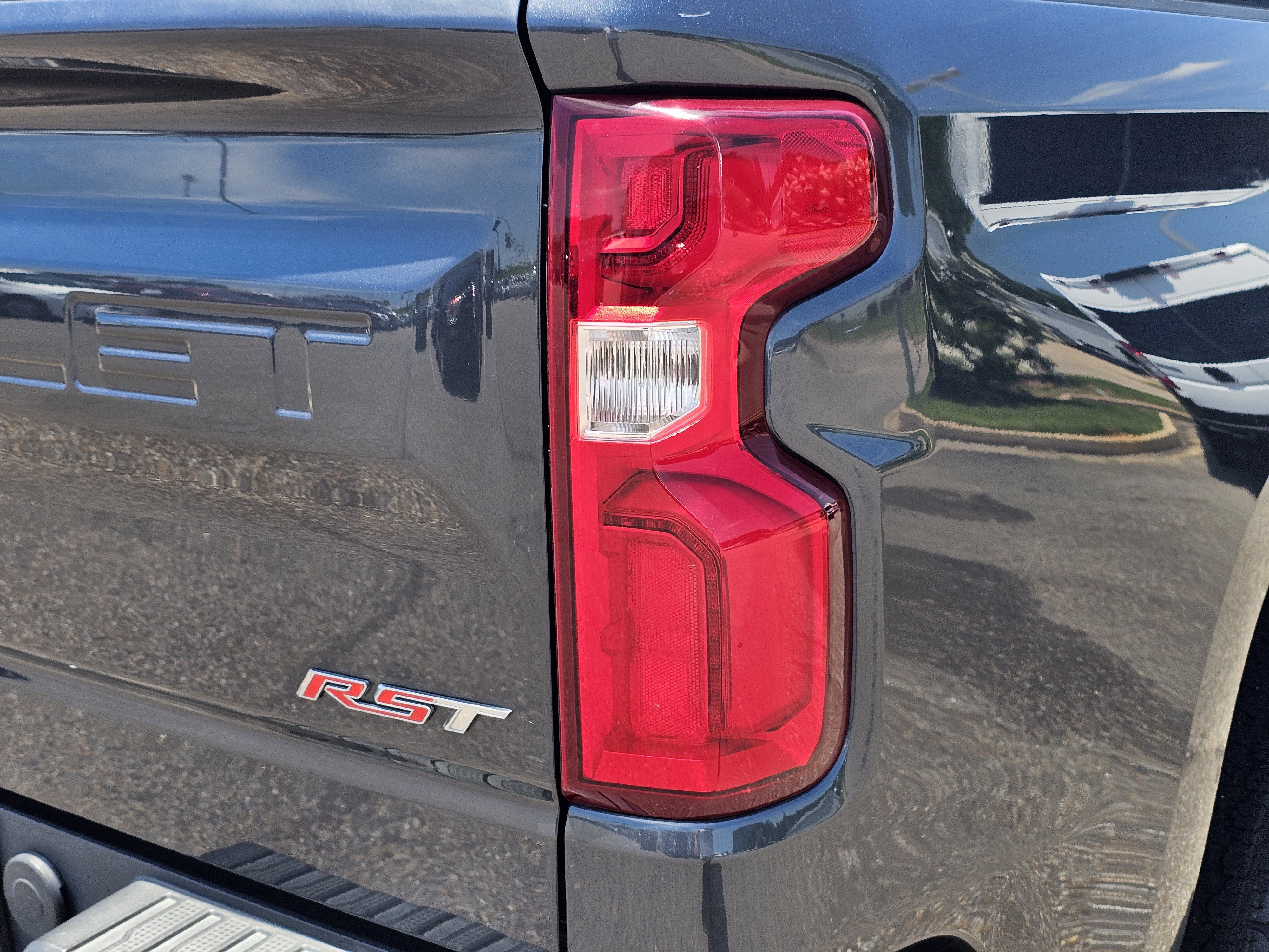 2021 Chevrolet Silverado 1500 RST - Photo 9