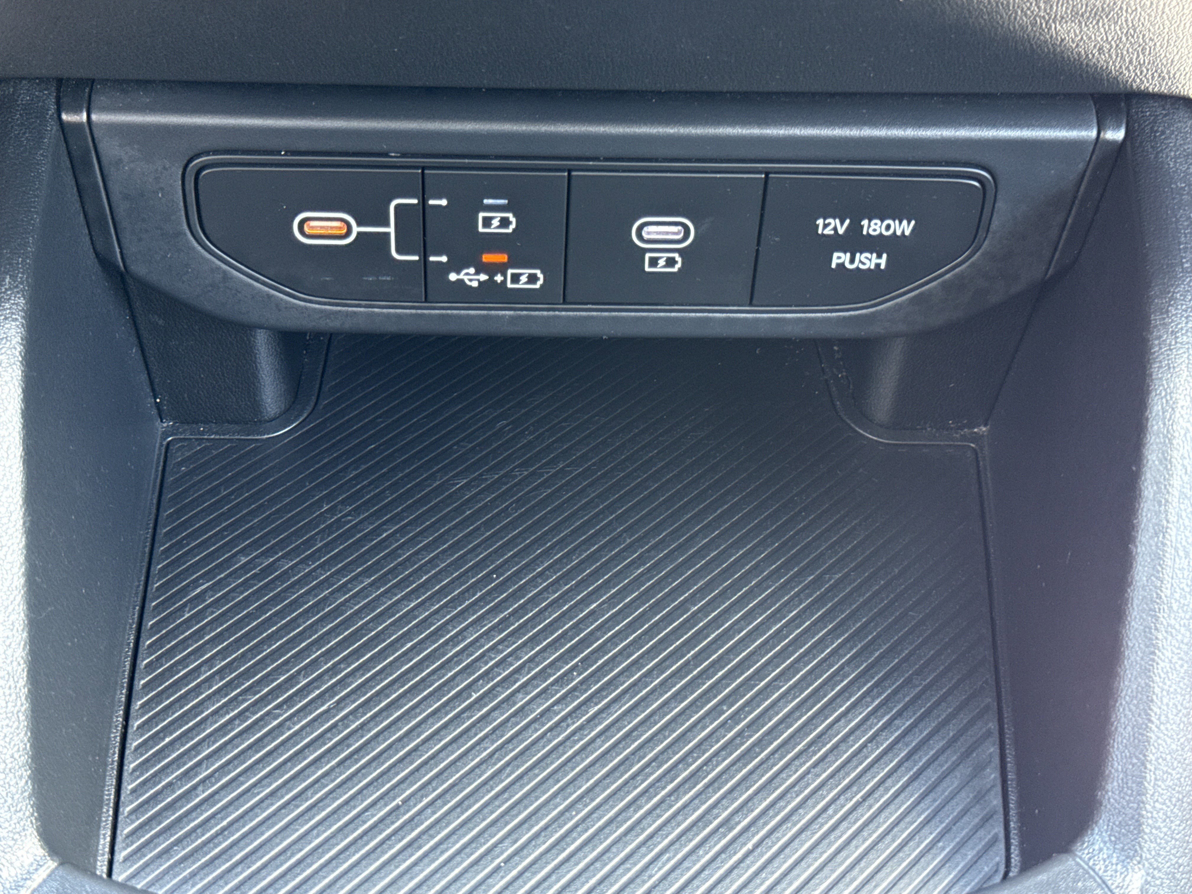 2025 Kia K4 LXS - Photo 26