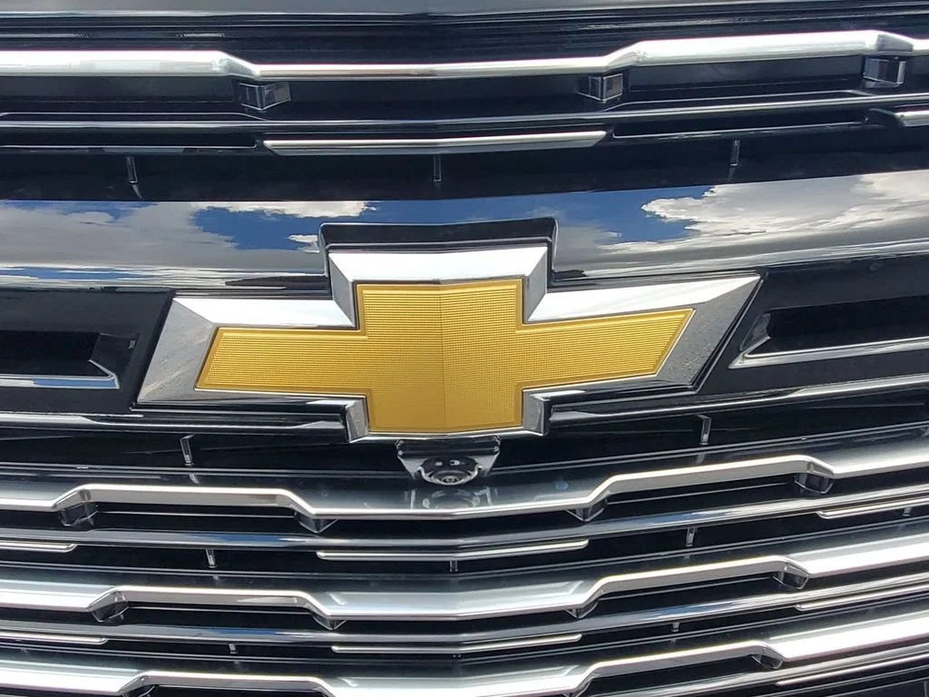 New 2026 Black Chevrolet High Country image 38