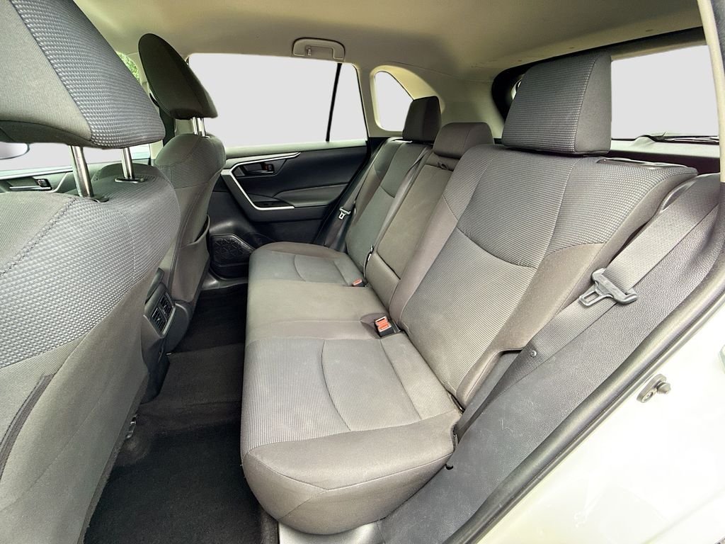 Used 2022 White Toyota LE image 22