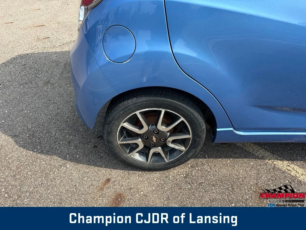 Used 2014 Blue Chevrolet 2LT image 31