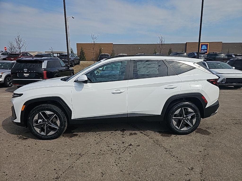 New 2026 White Hyundai SEL AWD image 2