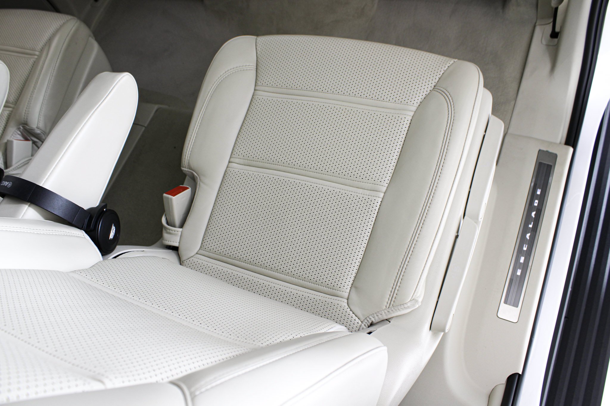 Used 2025 Crystal White Tricoat Cadillac Sport Platinum image 26