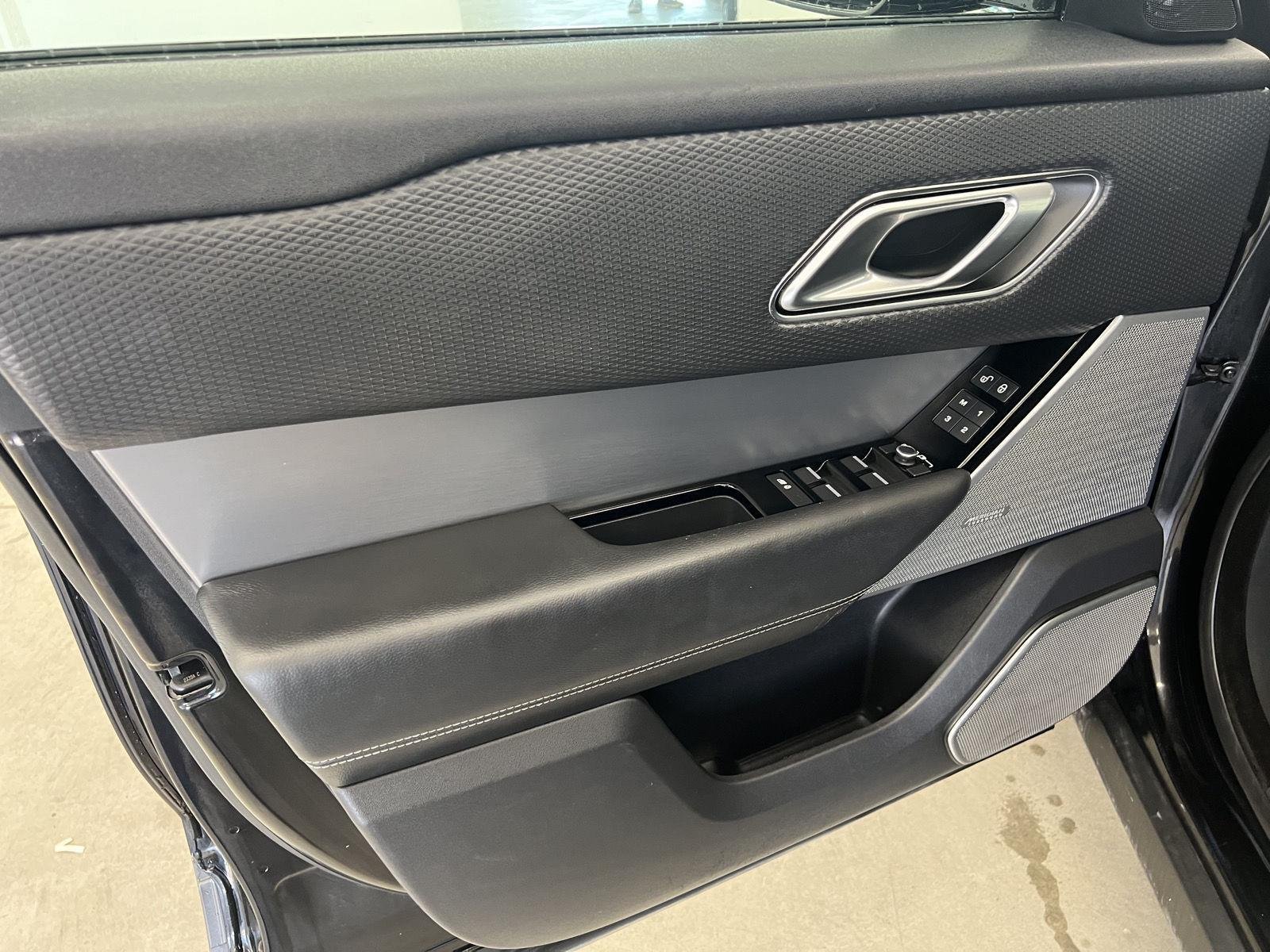 2018 Land Rover Range Rover Velar SE - Photo 12