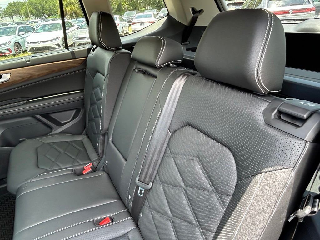 New 2026 Black Volkswagen SE w/Technology image 49