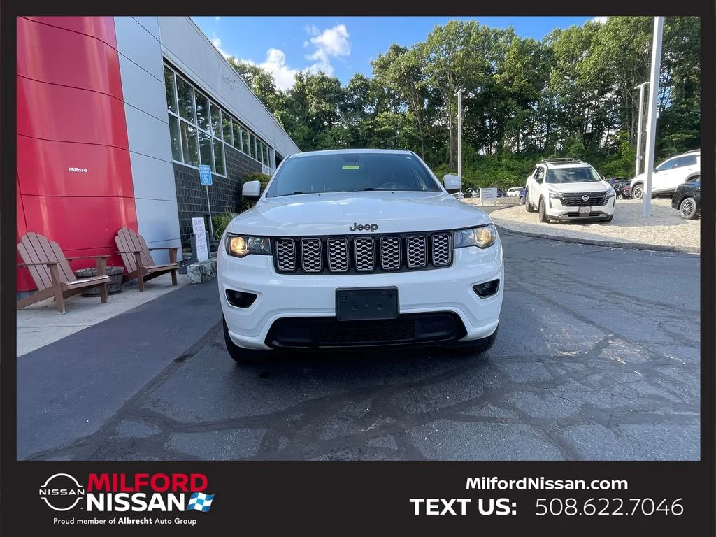 Used 2022 White Jeep Laredo X image 7