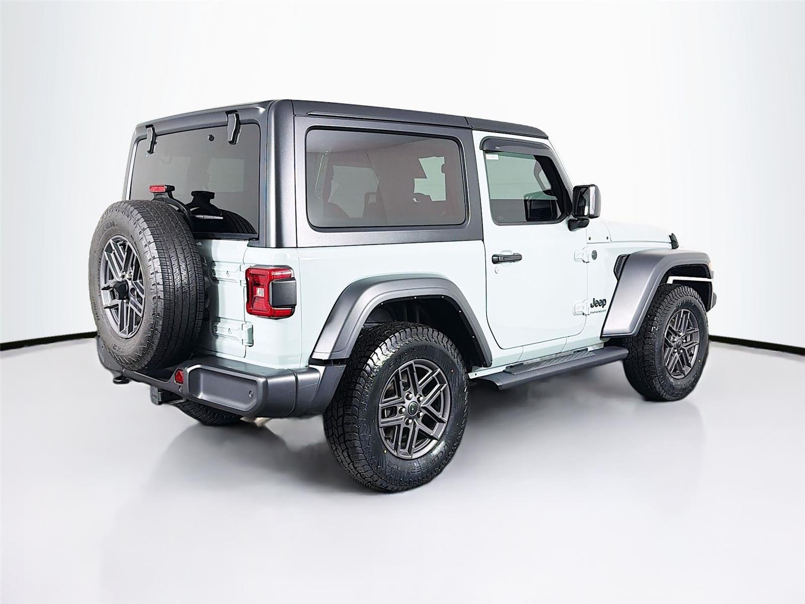 Used 2024 Earl Clearcoat Jeep Sport S image 7