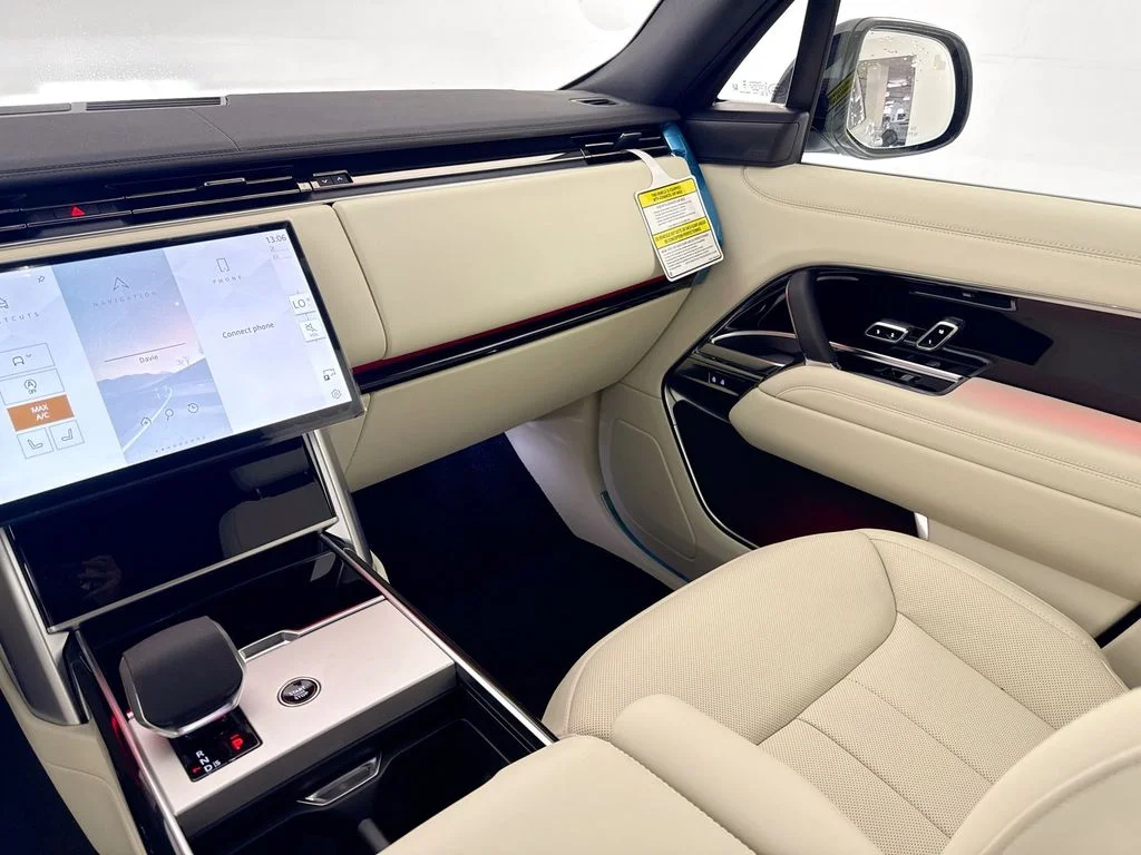 New 2026 Fuji White Land Rover SE image 24