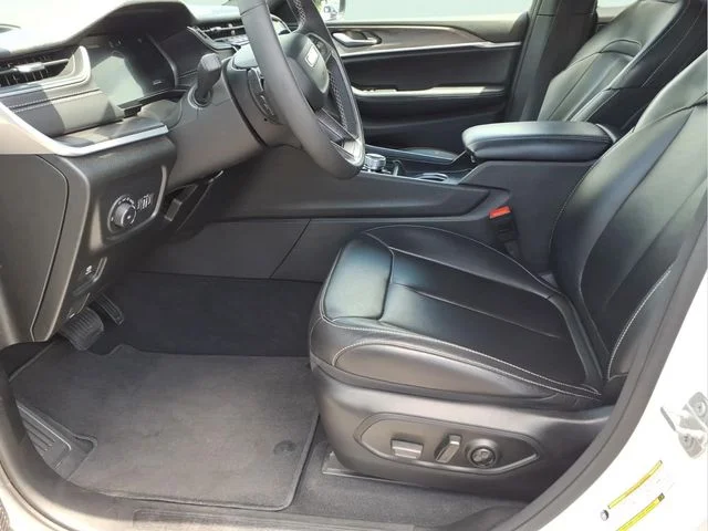 Used 2025 White Jeep Limited image 20