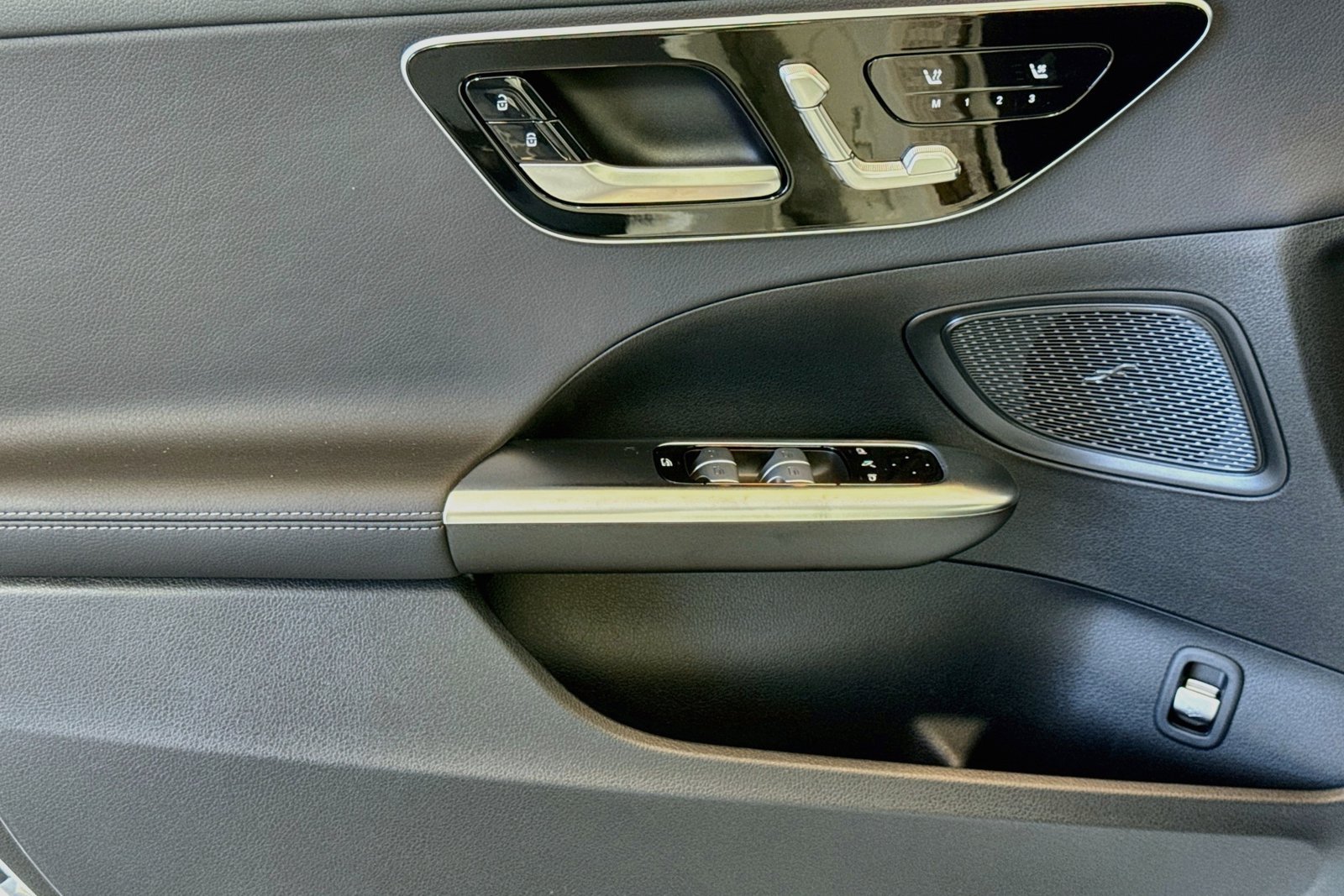 New 2026 Polar White Mercedes-Benz C 300 image 16