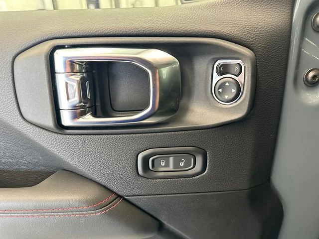 2025 Jeep Wrangler 4-Door Rubicon - Photo 24