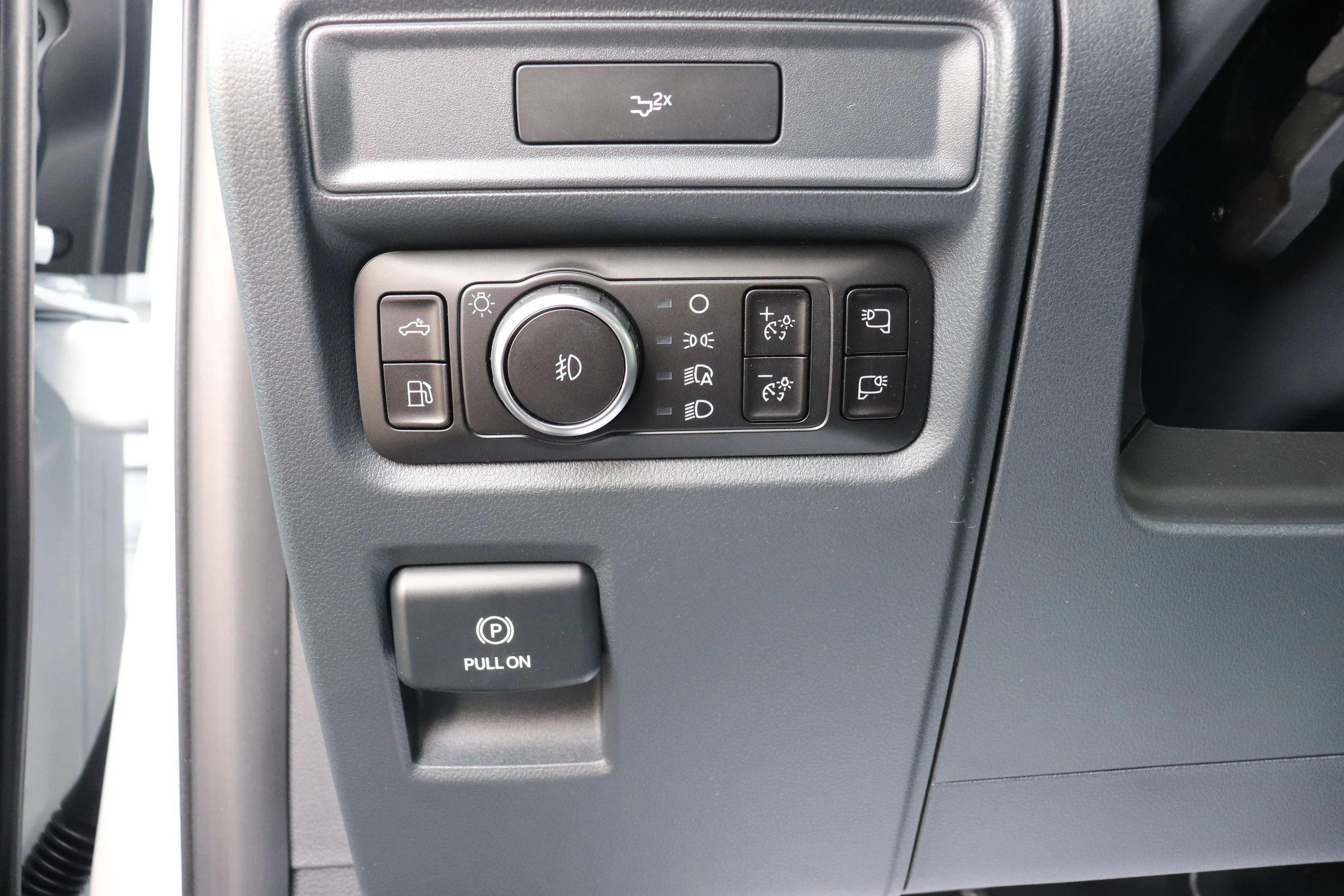 New 2026 OXFORD WHITE Ford XLT image 14