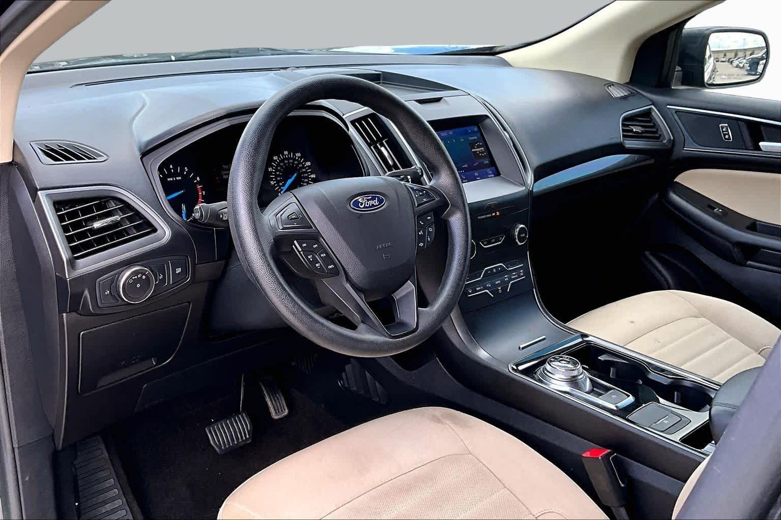 Used 2020 Agate Black Ford SE image 16