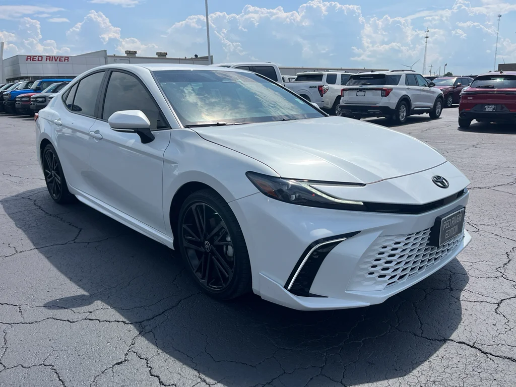 Certified Used 2025 Wind Chill Pearl Toyota XSE image 3