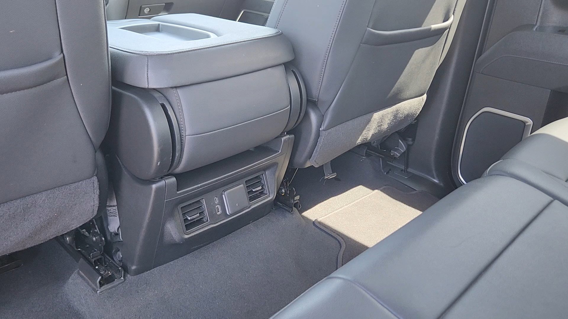 Used 2025 Sterling Metallic GMC SLT image 16