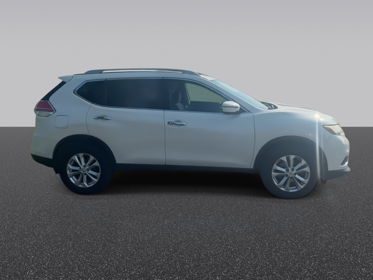 Used 2016 Pearl White Nissan SV image 9