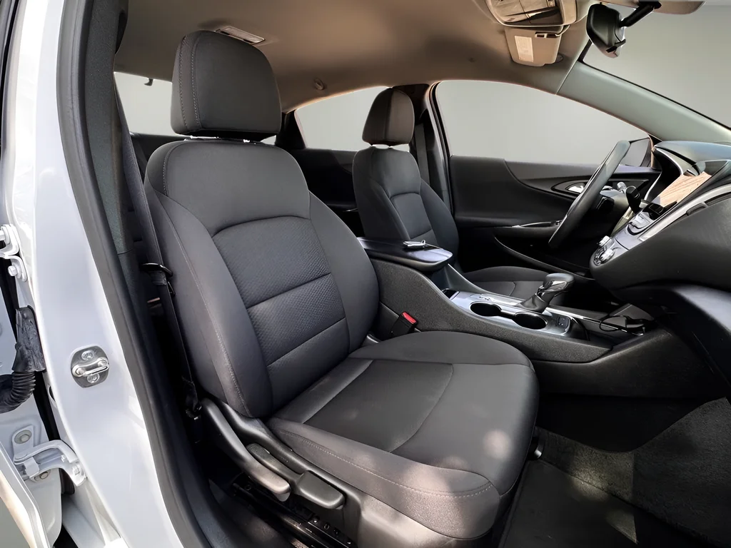 Used 2024 White Chevrolet LT image 19