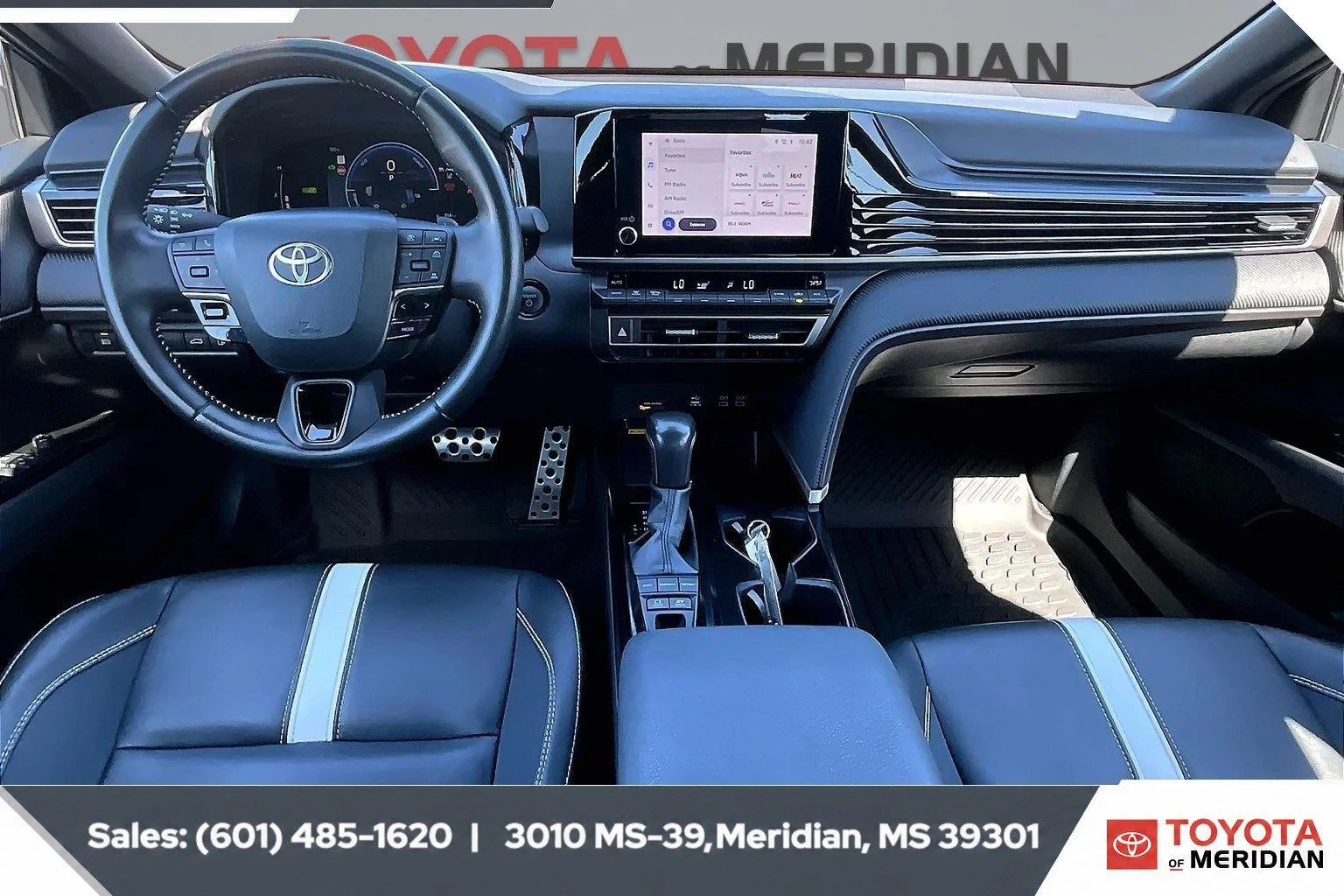 Used 2025 Underground Toyota SE (Natl) image 13