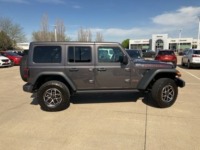 Certified Used 2025 Granite Crystal Metallic Clearcoat Jeep Rubicon image 4