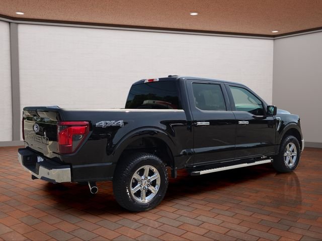 Used 2025 Black Metallic Ford XLT image 3
