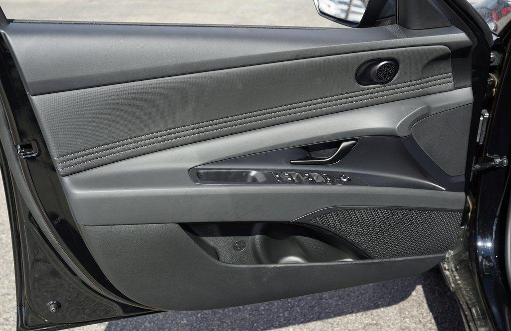 New 2026 Amazon Gray Hyundai SEL Sport Premium image 6