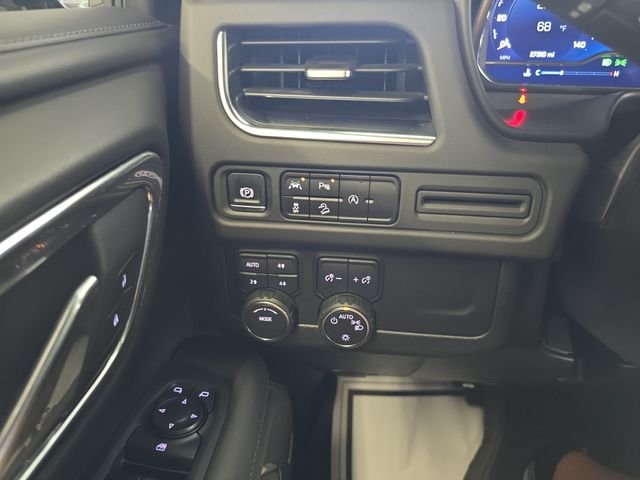 Used 2024 Black Chevrolet Z71 image 20