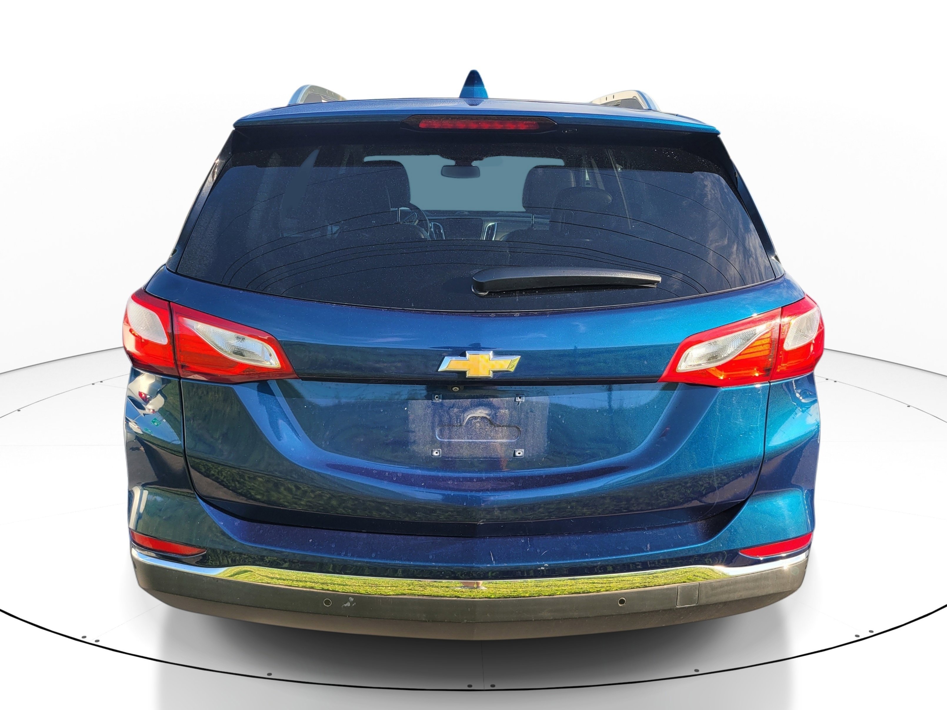 Used 2020 Pacific Blue Metallic Chevrolet Premier image 4
