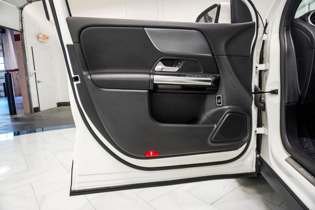 Used 2022 White Mercedes-Benz GLA 250 image 20