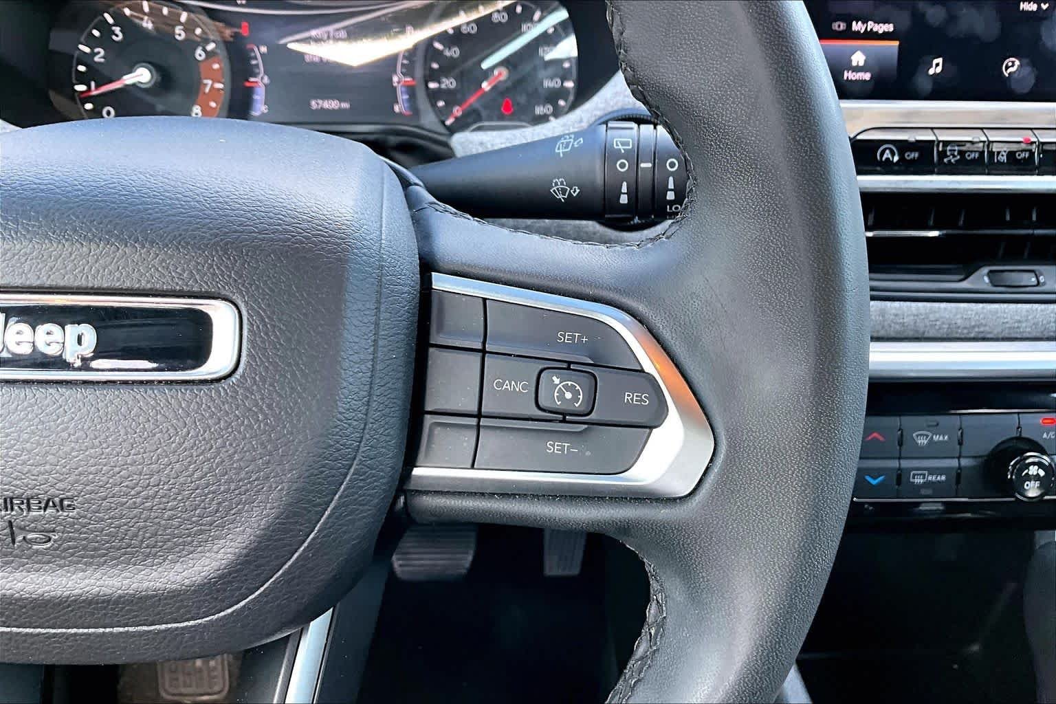 Used 2024 Bright White Clearcoat Jeep Latitude image 24