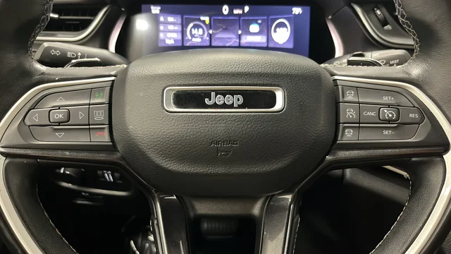 Used 2022 Gray Metallic Jeep Altitude image 15