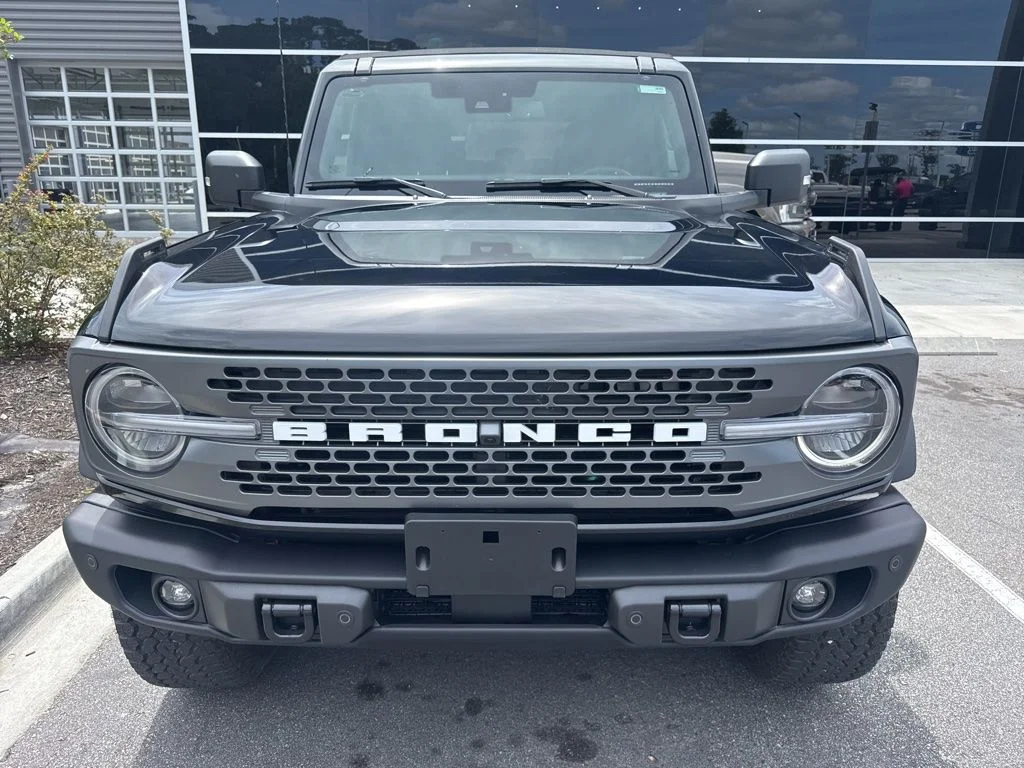 Used 2025 Shadow Black Ford Badlands image 2