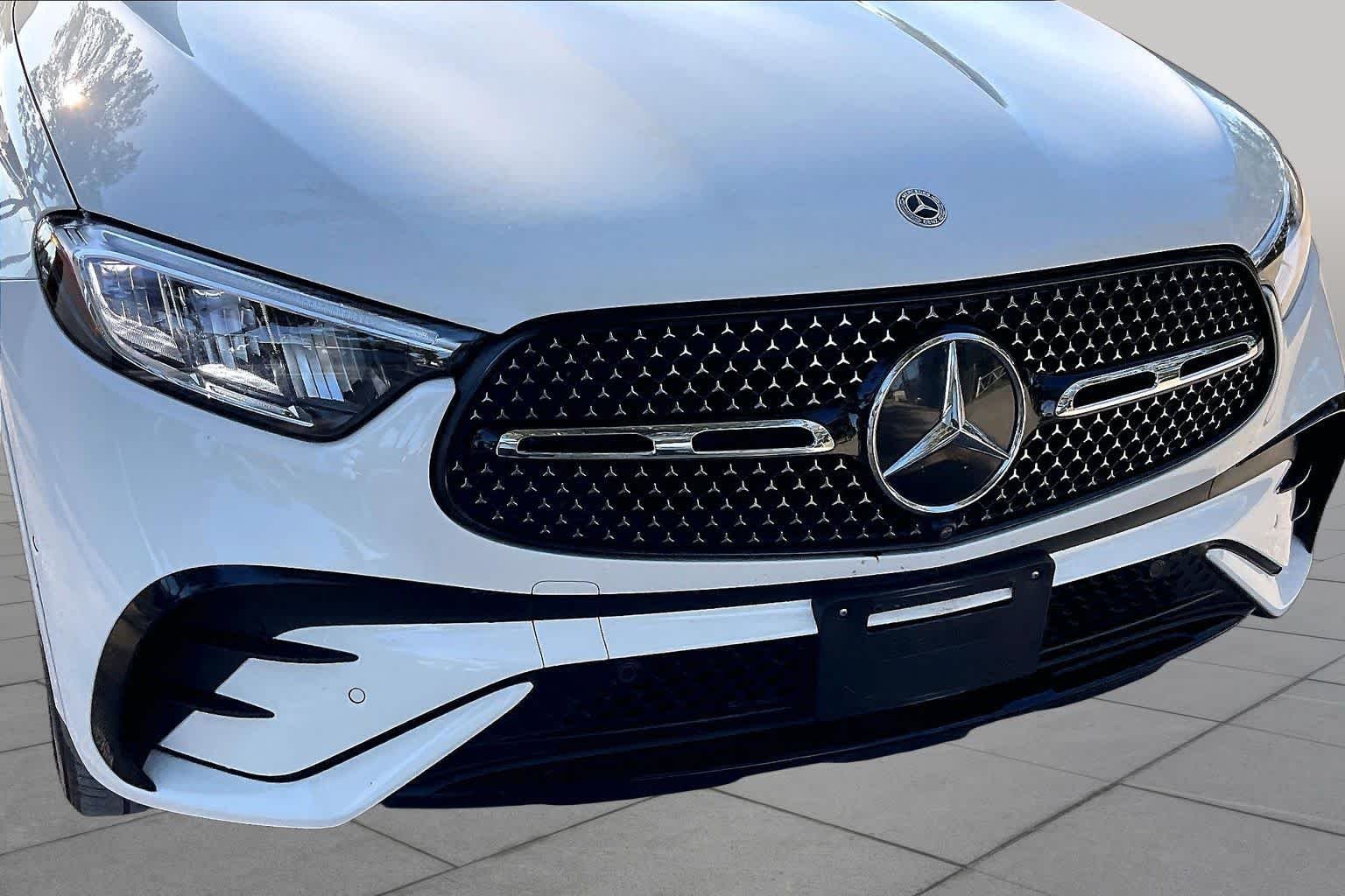 Used 2023 Polar White Mercedes-Benz GLC 300 image 29