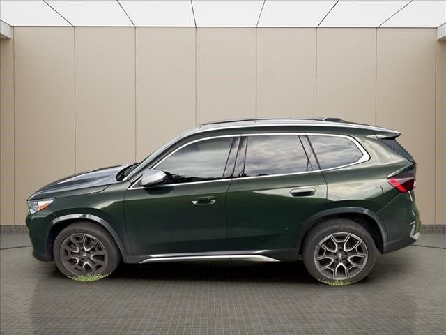Used 2024 Green BMW xDrive28i image 7