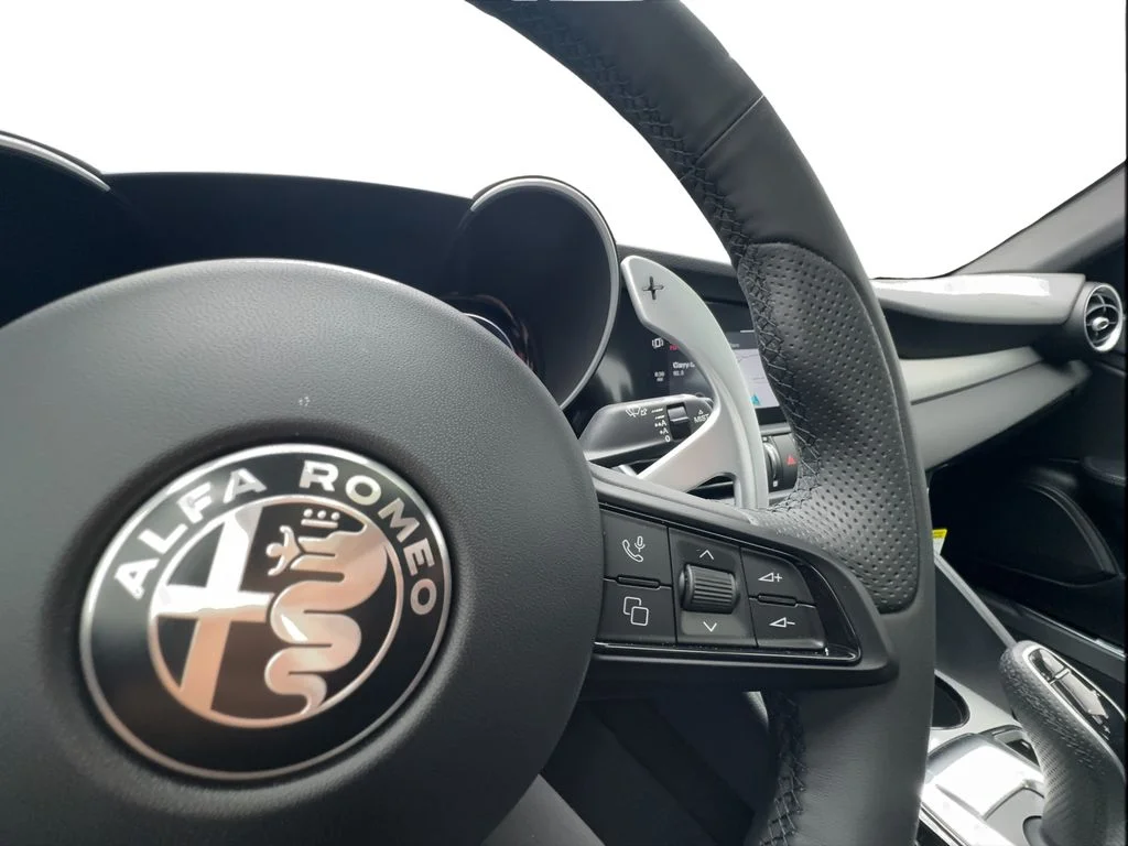 New 2026 Blue Alfa Romeo Base image 38