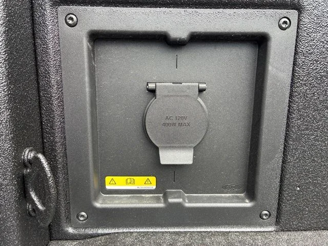 New 2026 Agate Black Metallic Ford XLT image 8