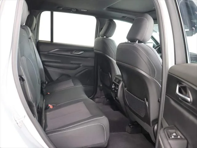 2025 Jeep Grand Cherokee Laredo - Photo 19