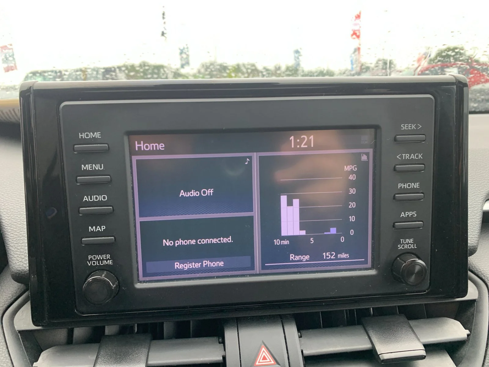Used 2019 White Toyota XLE image 20