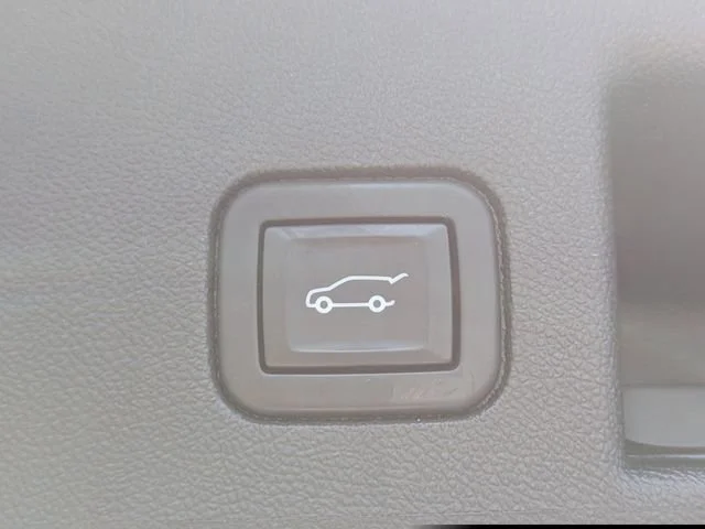 Used 2022 Cherry Red Tintcoat Chevrolet LT image 13