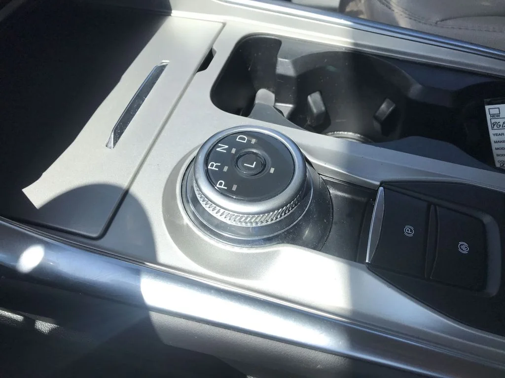 Used 2023 White Ford Limited image 20