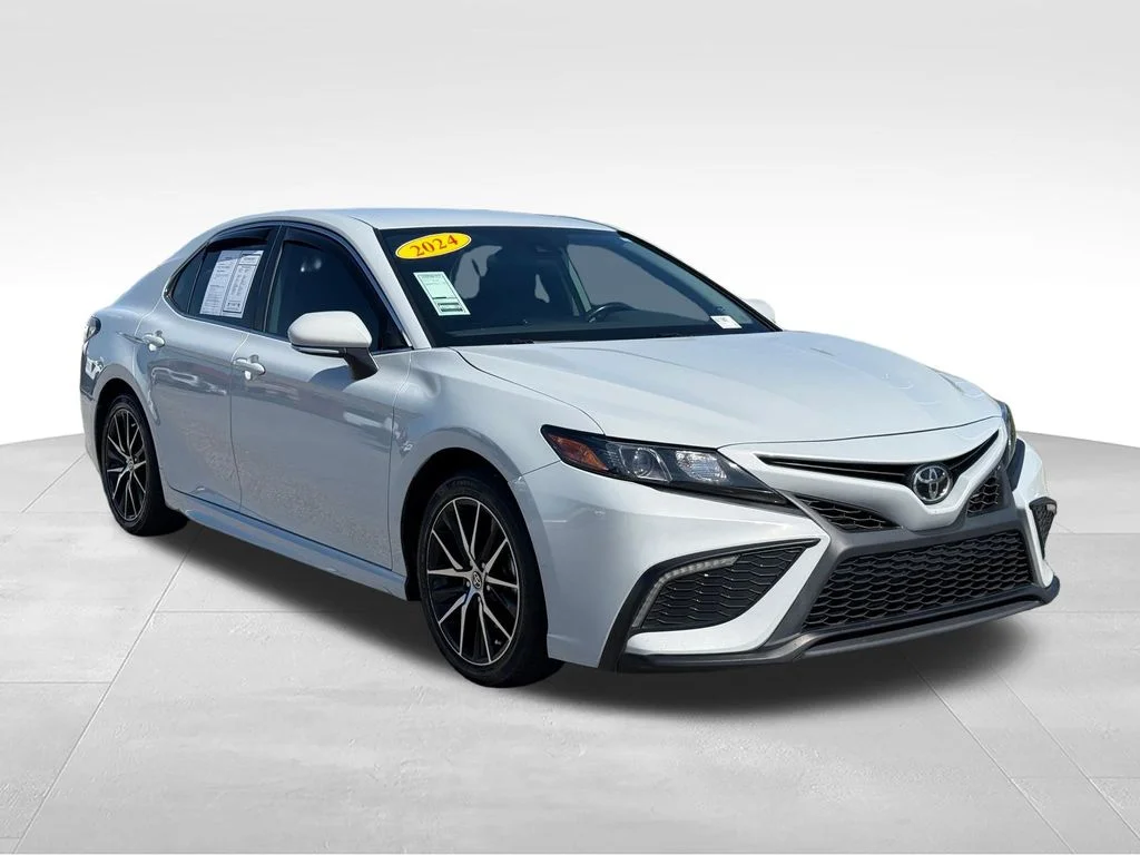 Used 2024 White Toyota SE image 28