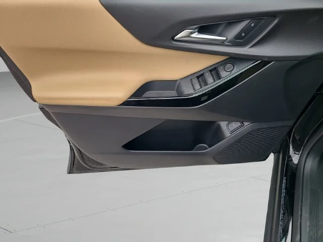 New 2027 Mosaic Black Metallic Chevrolet ACTIV image 19