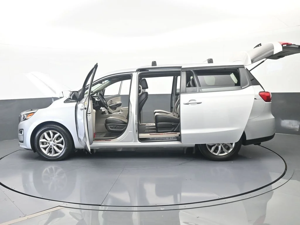 Used 2021 Silky Silver Kia EX image 64