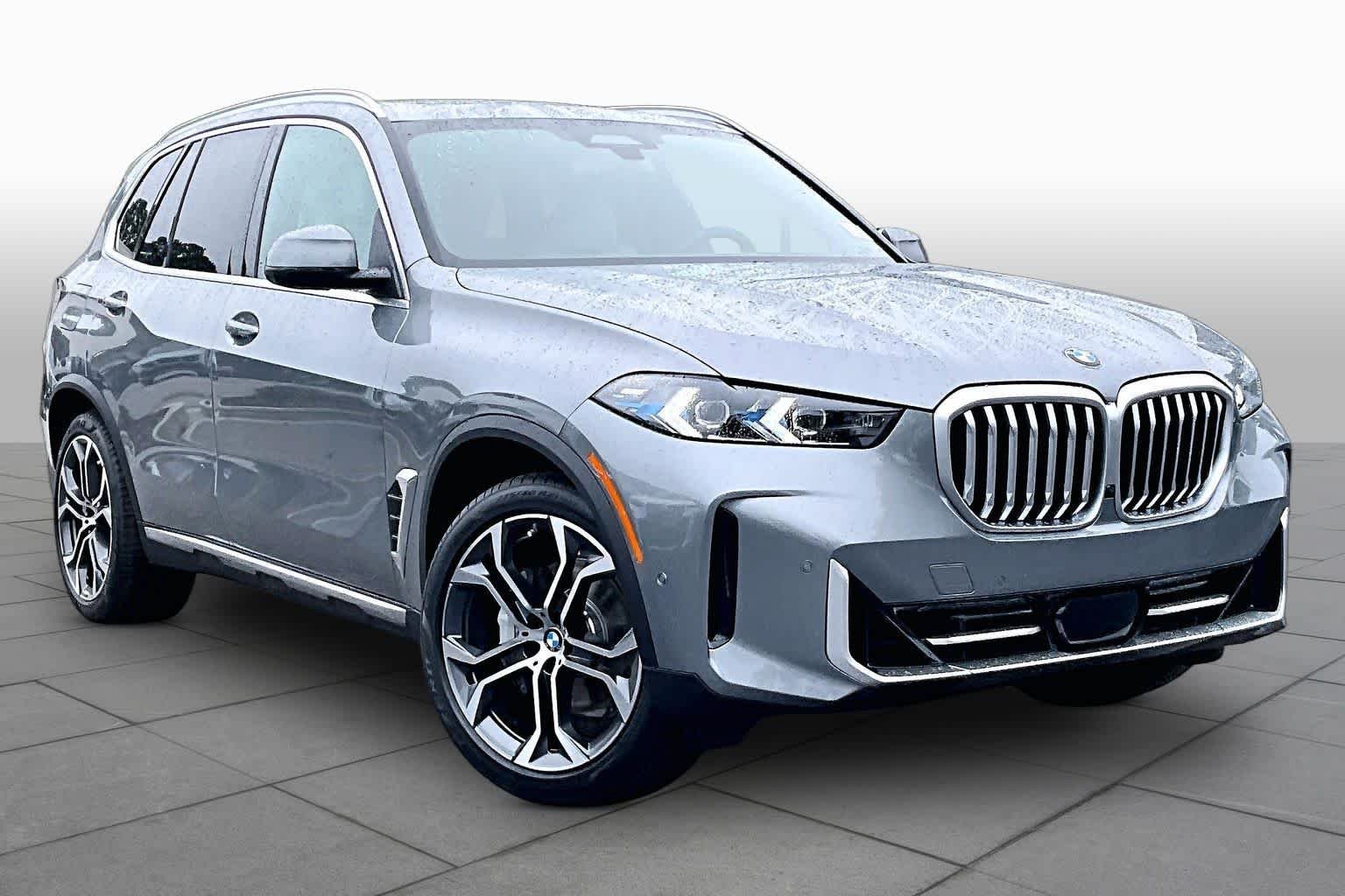 New 2026 Skyscraper Grey Metallic BMW xDrive40i image 2