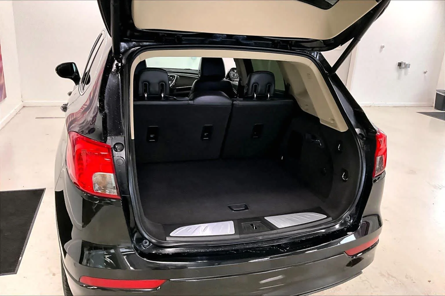 Used 2017 Ebony Twilight Metallic Buick Essence image 15